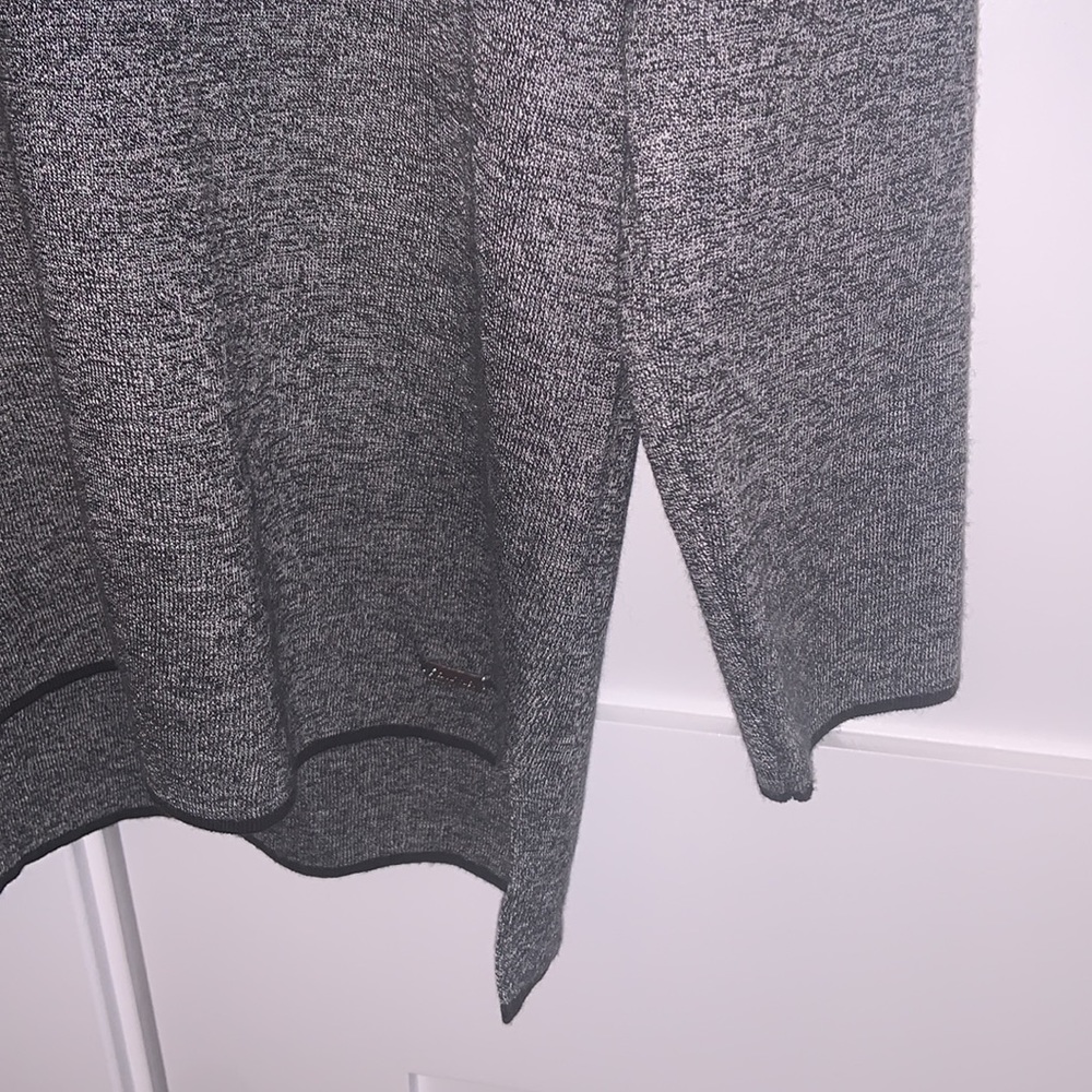 Sweater - Picture 4 of 4